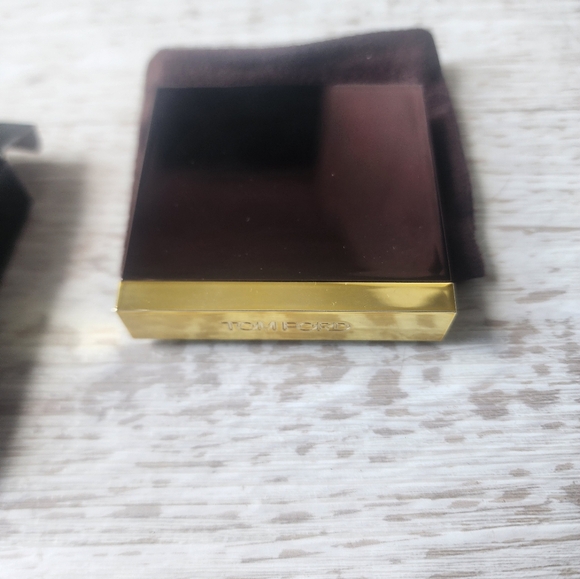 Tom Ford shade and illuminate blush - Picture 5 of 5